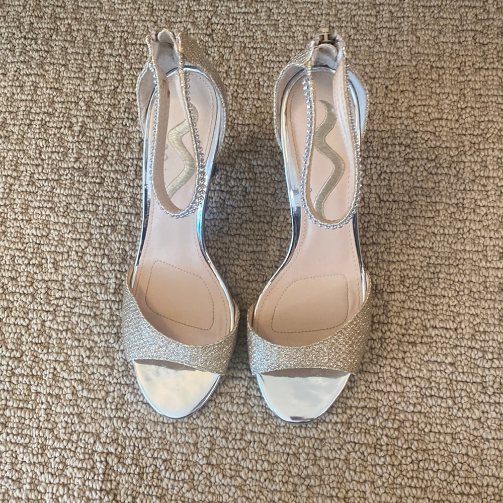 Women’s Dress Shoes Sparkle High Heels with ankle strap size 7.5 worn once
